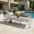 files/17436_CHAISE_LONGUE_PLIANTE_AVEC_PARESOLEIL_APPUIETETE_ET_POCHETTE_SUNFOLD_PLUS_GRIS_SITUATION_1_WEB.jpg